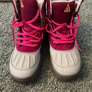 Slightly worn Nike ACG Boots